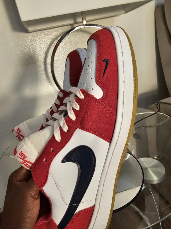 Women Air Jordan shoes size 10