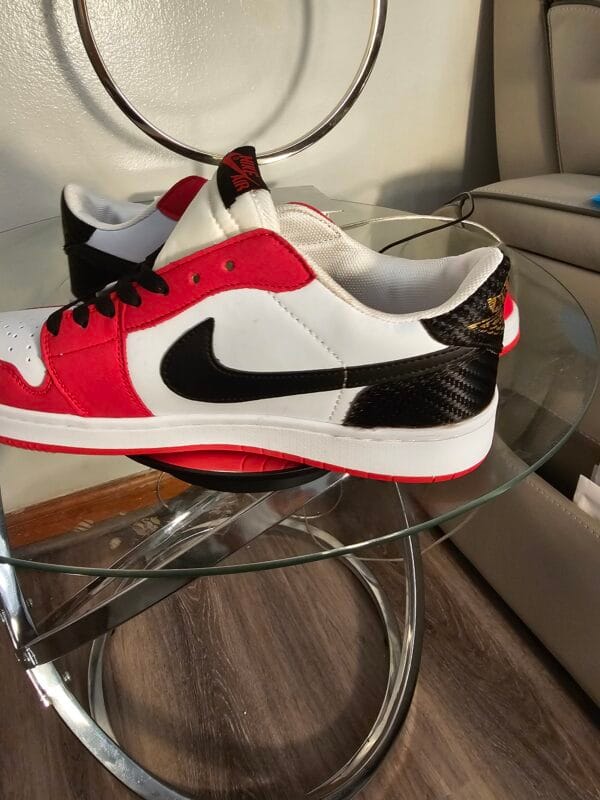 Women Air Jordan shoes size 9