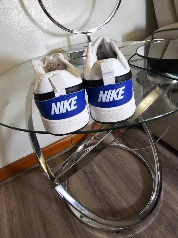 Women Air Jordan shoes size 7