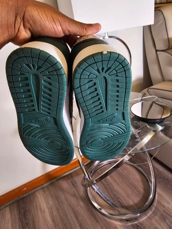 20251119_141136 Women Nike Air Force Louis Vuitton size 7